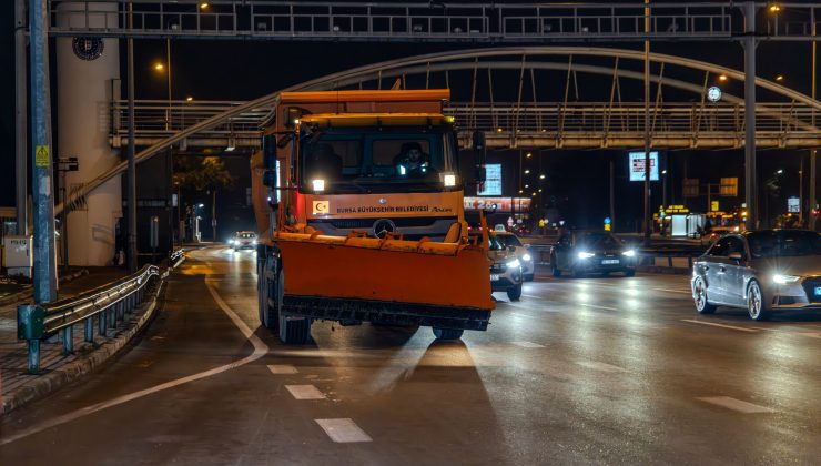 Kar ve buzlanmaya karşı Bursa genelinde yoğun mesai