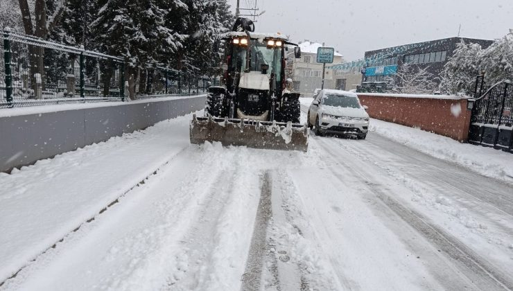 Nilüfer’de ulaşım için gece gündüz kar mesaisi