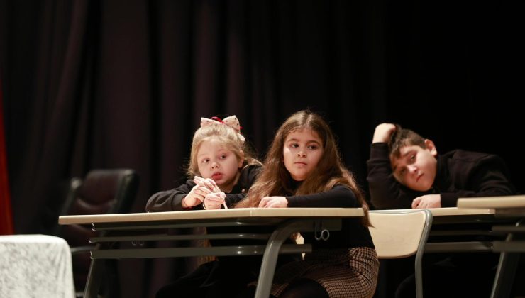 Gemlik’te sömestir tatilinde tiyatro keyfi