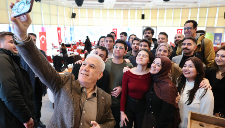 Başkan Bozbey “Bu şehirde okuyan her genç Bursalıdır”