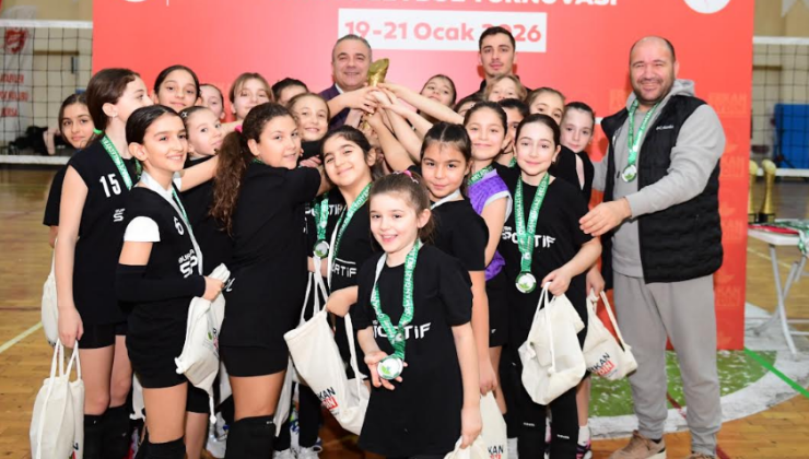Osmangazi’de 240 sporcu voleybol için ter döktü