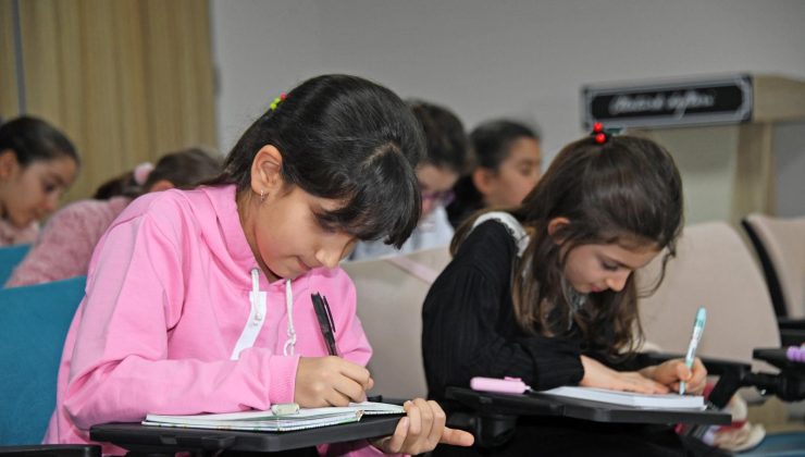 Osmangazi’de çocuklar yazarlık yolculuğunda bir adım daha ileri