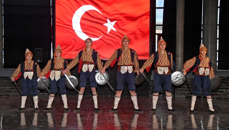 Panorama 1326’da mehter ve kılıç kalkan gösterileriyle geçmişe yolculuk