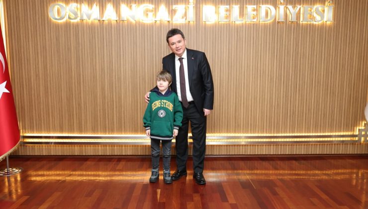 DMD ile mücadele eden Yağız Efe’ye Osmangazi Belediyesi’nden destek