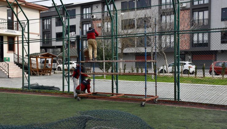 Gemlik’te halı sahalar gençler için daha güvenli hale getirildi