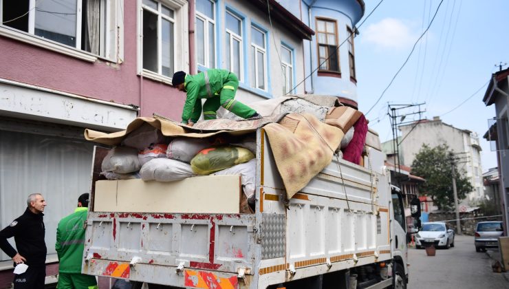 Kayıhan’da çöp ev kabusu sona erdi