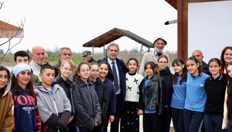Gemlik’te miniklerden büyüklerine sevgi dolu ziyaret