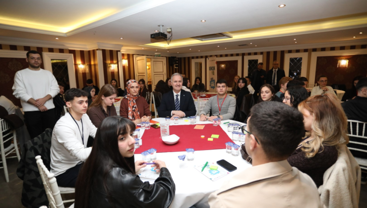 İnegöl Belediyesi gençlerin görüşlerini dinledi