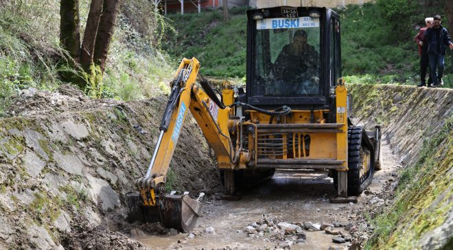 Sel riskine karşı dereler temizleniyor