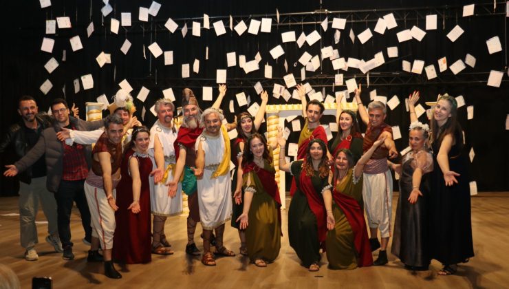 “Nerede Kalmıştık” oyunu geleceğe umut oldu