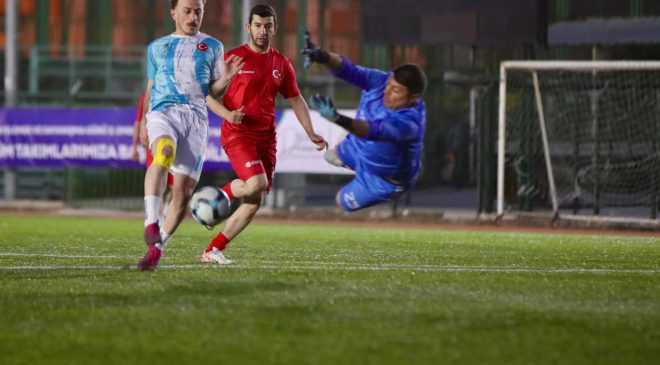 1 Mayıs ruhu sahada: Emek Kupası’nda ilk düdük çaldı