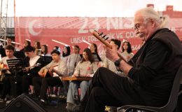 Osmangazi’de 23 Nisan rüzgarı: Cahit Berkay ve gençler aynı sahnede