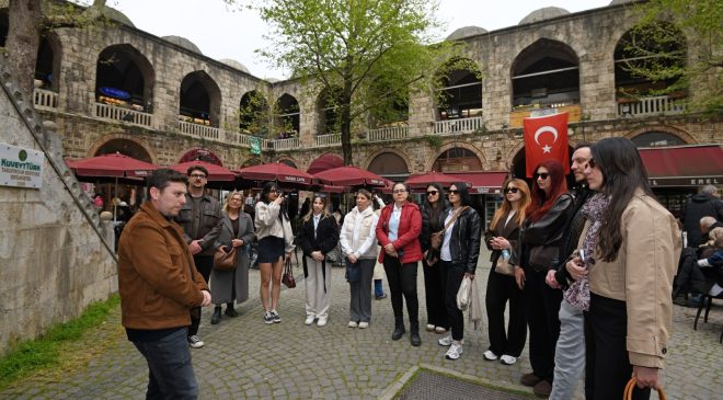 Bursalı öğrencilere Hanlar Bölgesi’nde mimari ve lezzet turu