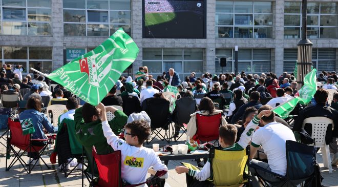 Yeşil beyaz coşku Cumhuriyet Meydanı’na sığmadı