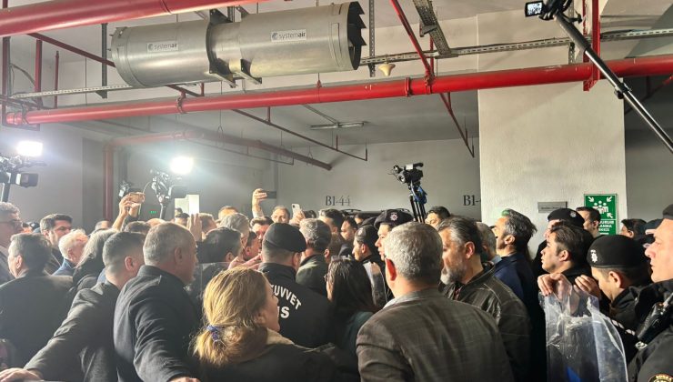 Bursa Büyükşehir Belediye binasında arbede!