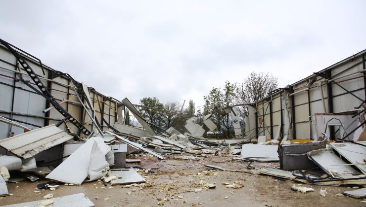 Ürünlü, Tahtalı ve Yaylacık’ta kaçak yapılar kaldırıldı