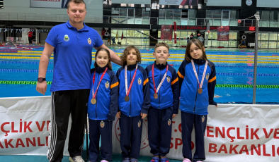 Yüzme havuzunda İnegöl rüzgarı: 18 madalya ile döndüler