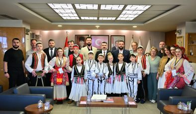 Balkanlı çocuklardan Yıldırım’a 23 Nisan ziyareti