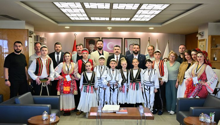 Balkanlı çocuklardan Yıldırım’a 23 Nisan ziyareti