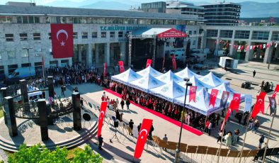 Nilüfer, 19 Mayıs coşkusunu Cumhuriyet Meydanı’nda başlattı