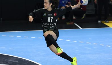Kupa yolunda dev adım: Büyükşehir Belediyespor finalde