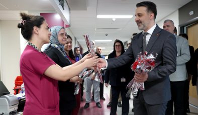 Bursa’da şefkat nöbeti tutan ellere Büyükşehir’den vefa