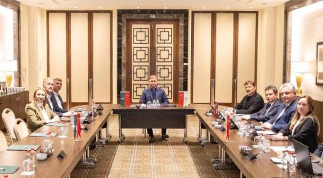 Başkan Alper Taban yeniden 1. Başkan Vekili seçildi