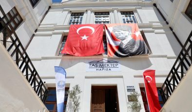 Tirilye’nin asırlık simgesi Taş Mektep yeniden hayat buldu