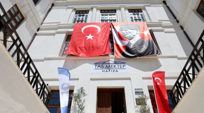 Tirilye’nin asırlık simgesi Taş Mektep yeniden hayat buldu