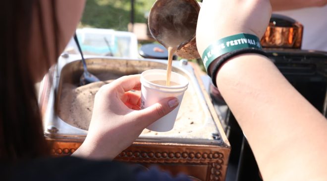 Osmangazi’de kahve ve nota buluşması: Festival coşkusu Pinhani ile taçlandı