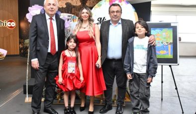 Mina’nın renkli dünyası sanatseverlerle buluştu
