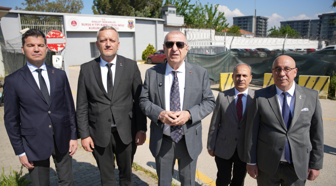 Ümit Özdağ Mustafa Bozbey’i ziyaret etti