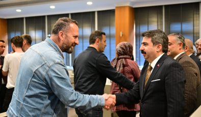 Başkan Oktay Yılmaz belediye personeliyle bayramlaştı
