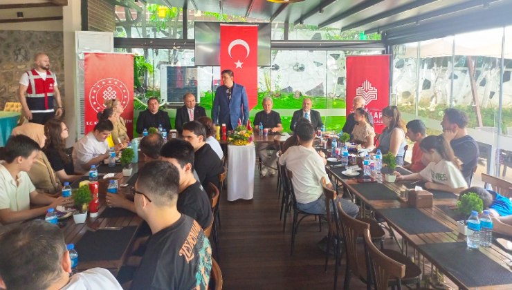 Vakıflar Bölge Müdürlüğü’nden özel öğrencilere anlamlı gezi