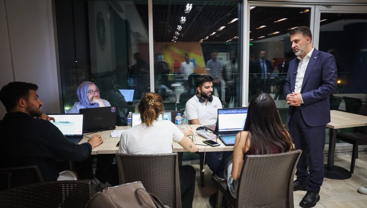Bursa Büyükşehir Belediyesi gençlerin yanında