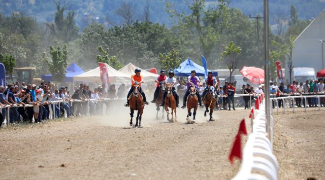 155 rahvan at Bursa’da piste çıktı