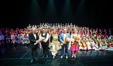 Karagöz Halk Dansları sezonu görsel şölenle kapattı