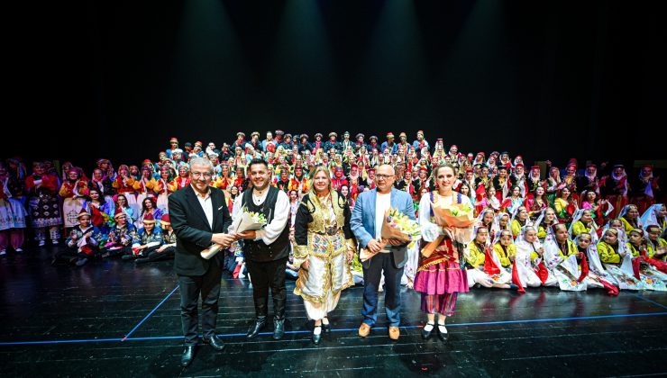 Karagöz Halk Dansları sezonu görsel şölenle kapattı