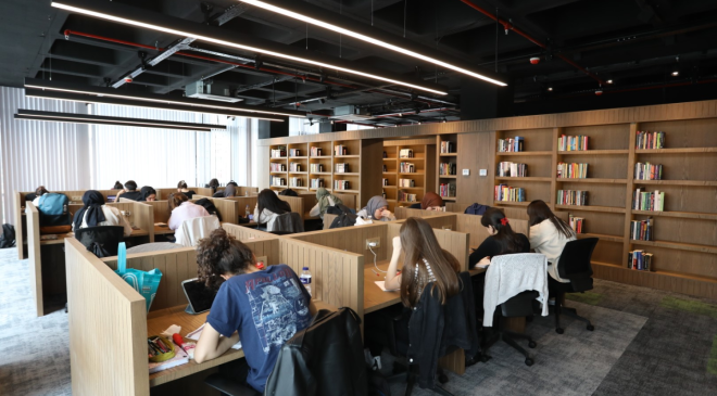 İnegöl’de Kitaphaneler kahvehanelerin yerini aldı