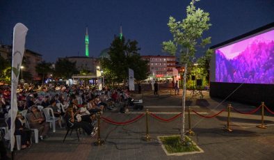 Osmangazi’de mahalle mahalle gezen yazlık sinema nostaljisi başladı