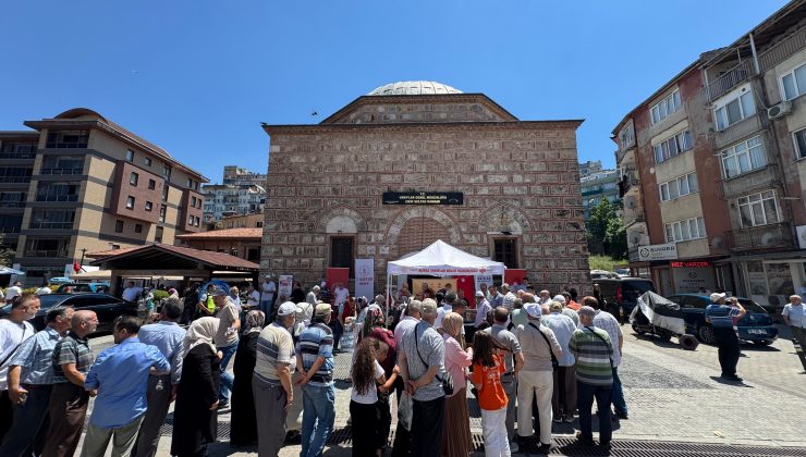Vakıflar Bölge Müdürlüğü’nden 4 ilde geniş katılımlı aşure ikramı