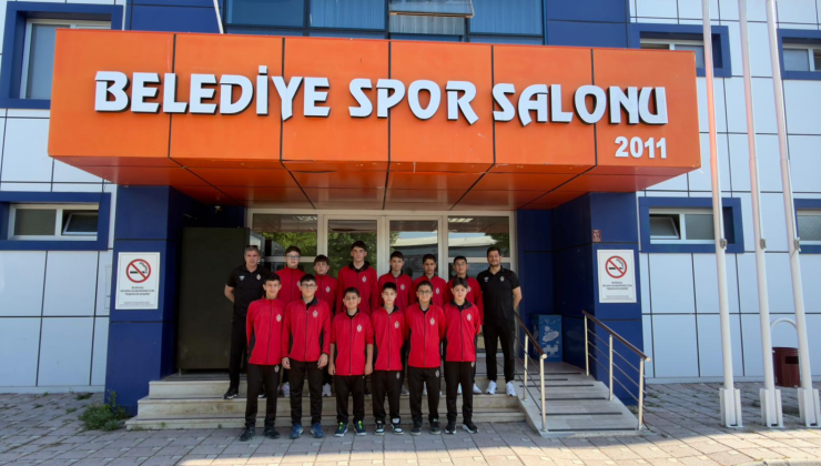 İnegöl Belediyespor Türkiye Şampiyonası sahnesinde