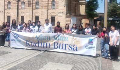 Yıldırımlı gençler “Adım Adım Kadim Bursa” ile tarihin izinde