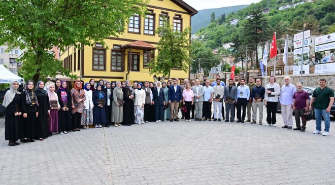 Bursa Düşünce Okulu eğitim dönemini tamamladı