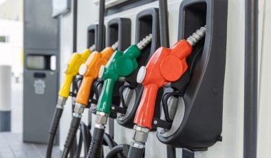 Akaryakıtta zam dalgası sürüyor