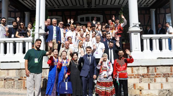 Şahin Biba, Altın Karagöz’ün konuk ekiplerini ağırladı