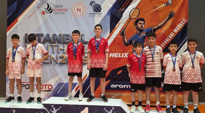 Youth Open Badminton Turnuvası’nda Bursalı sporcular kürsüyü kaptı