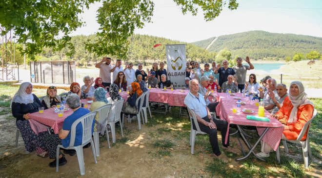 Osmangazi Belediyesi Alzheimer hastalarını piknikte bir araya getirdi