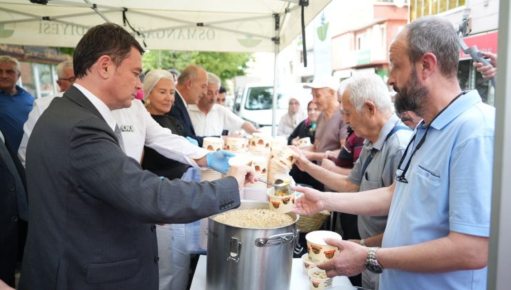 Küplüpınar’da gönüller bir oldu: Başkan Erkan Aydın’dan aşure ikramı