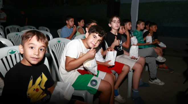 Mahalle meydanları yazlık sinemaya dönüştü